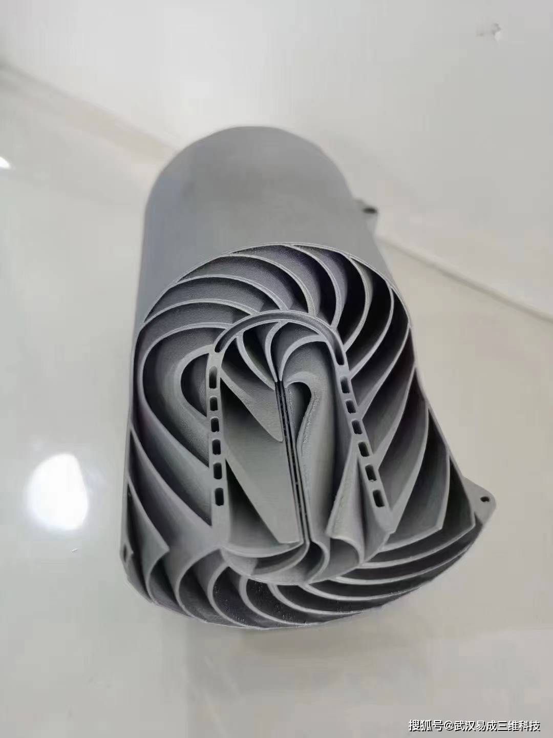 金屬3D打印機案例 三維打印技術優(yōu)化航空發(fā)動機火焰筒制造